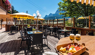 Terrasse vom Gästehaus Pension Gruber Sexten