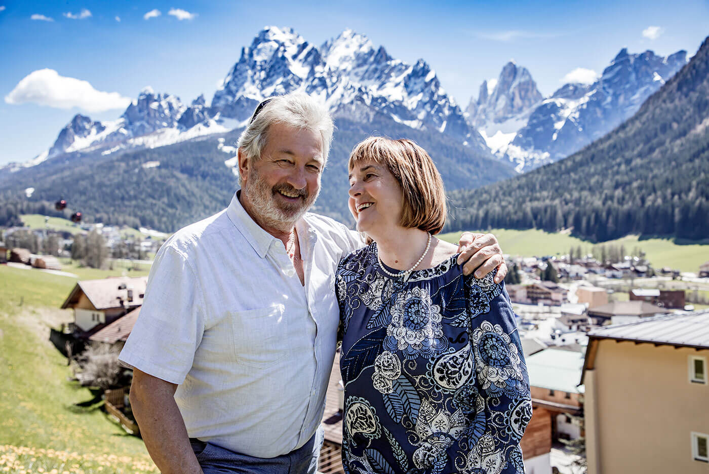 Marlene und Josef Gruber vor den Sextner Bergen